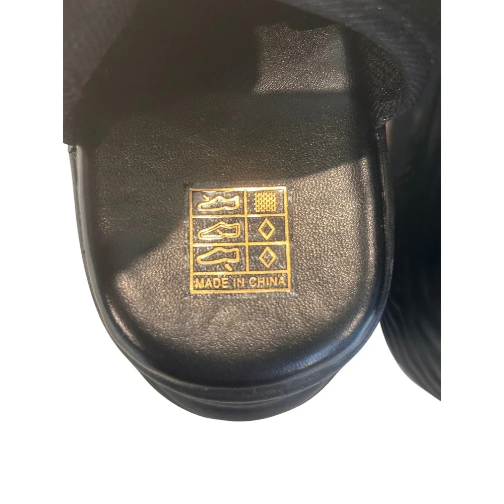 Unbranded black platform